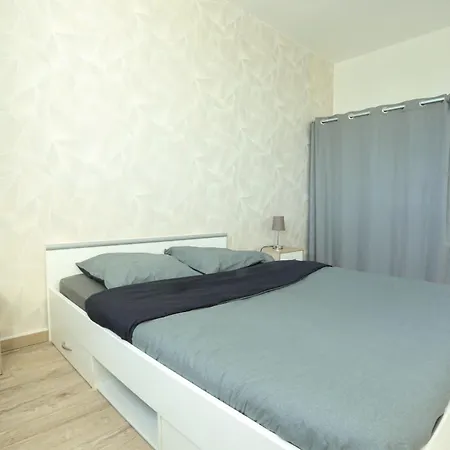 Elegant Appartement Bord De Seine Montereau-faut-Yonne Exterior foto